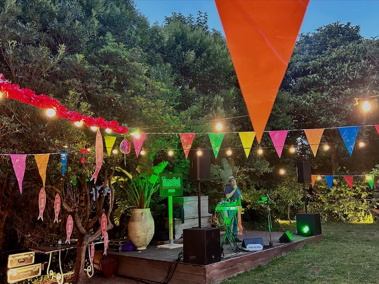 12E58D99-21DB-449D-8B67-6BE785E4E5DB