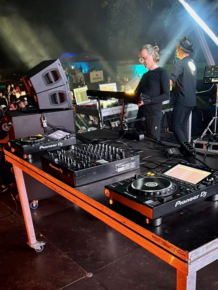 AD8E7D65-24E7-46E9-9D00-A30351C0ED4A